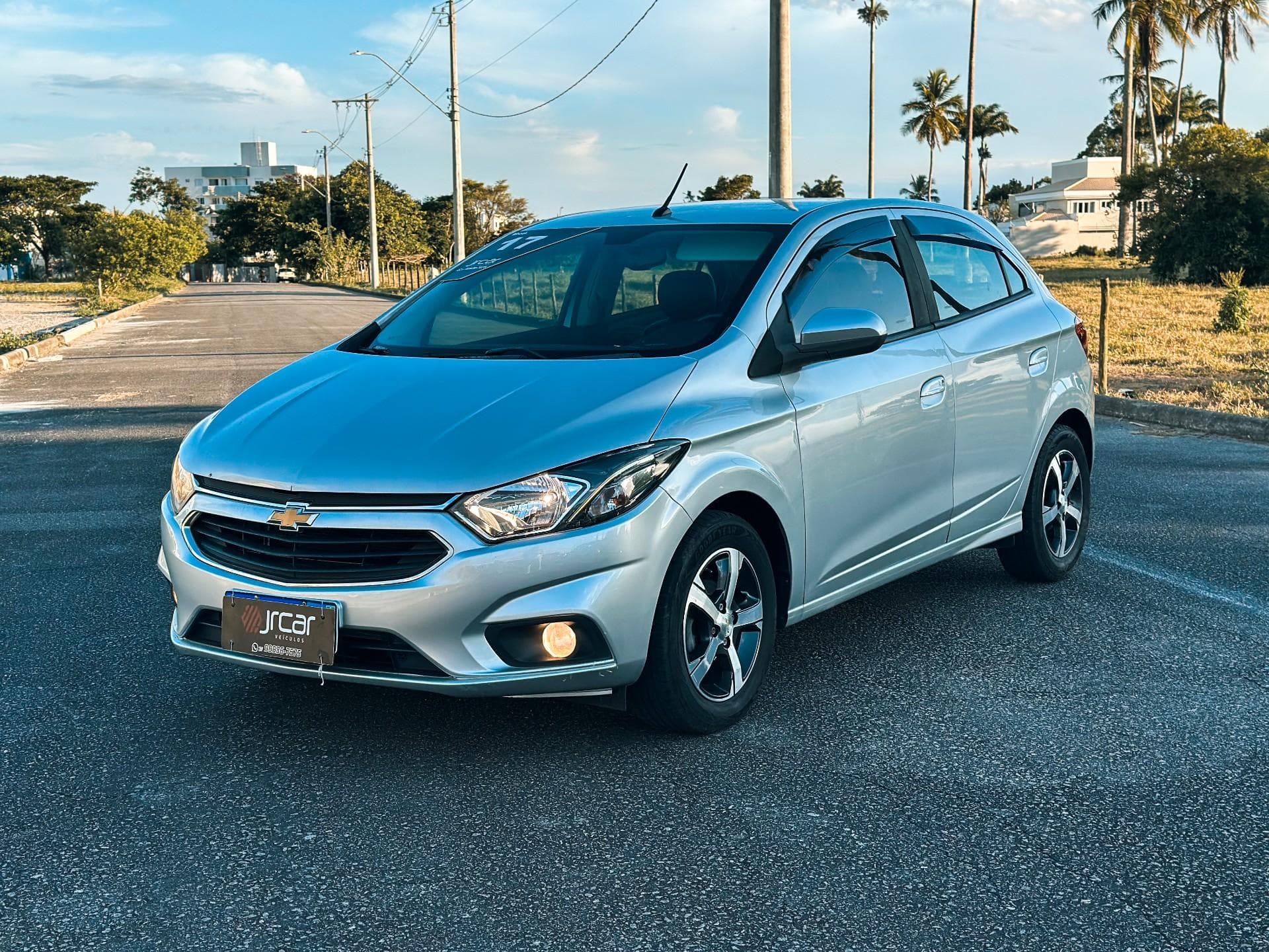 Onix Chevrolet Onix Hatch LTZ 1.4 8V Flex Aut. 4P